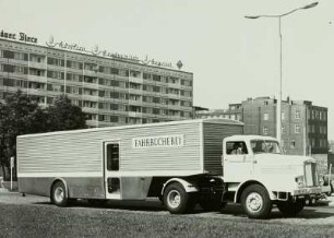 Fahrbücherei der Stadt- und Bezirksbibliothek : Sattelschlepperausführung H 6, Fahrbücherei, Dresden