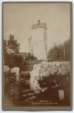 Stolpen. Veste. Seigerturm (um 1560). Blick von der Kapellenruine