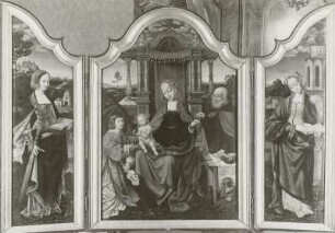 Flügelaltar (geöffnet): Mittelbild: Heilige Familie, linker Flügel: Heilige Katharina, rechter Flüger: Heilige Barbara