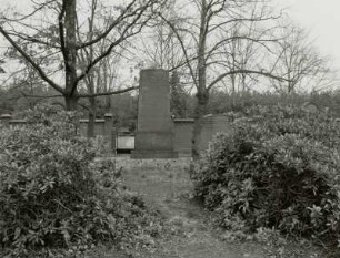 Denkmal für die Gefallenen des 1. Weltkrieges : Denkmal für die Gefallenen des 1. Weltkrieges (nach 1918). Großräschen-Schmogro, Friedhof