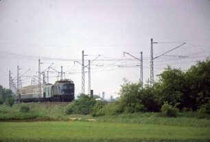 Forchheim Lok 118 035 Eilzug D4üe-Wagen Bnb-Wagen
