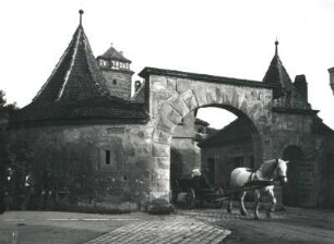 Rothenburg ob der Tauber. Rödertor. Vorbau, Feldseite