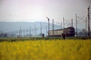 Eggolsheim Lok 118 029 Einfahrt Eikzug Bnb-Wagen