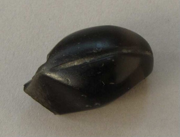 Jewellery pendant made from obsidian (fragment)