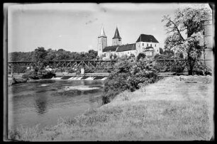 Rochlitz. Blick über das Muldewehr zum Schloss