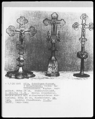 Reliquienkreuz und zwei Standkreuze Altarkreuz