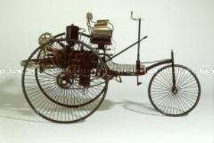Modell des ersten "Patent-Motorwagens" von Carl Benz, 1886