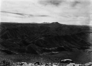 Landschaft : Blick über eine abflusslose Hochebene und die Tallandschaft