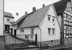 Wohnhaus; Friedrichsdorf, Hugenottenstraße 48
