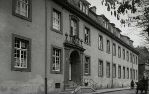 Paderborn, Westphalenhof : Paderborn. Westphalenhof, Giersstraße 1. Straßenansicht