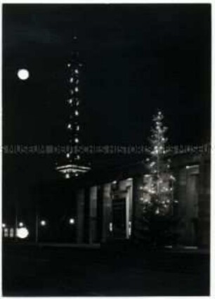 Berlin, Funkturm bei Nacht