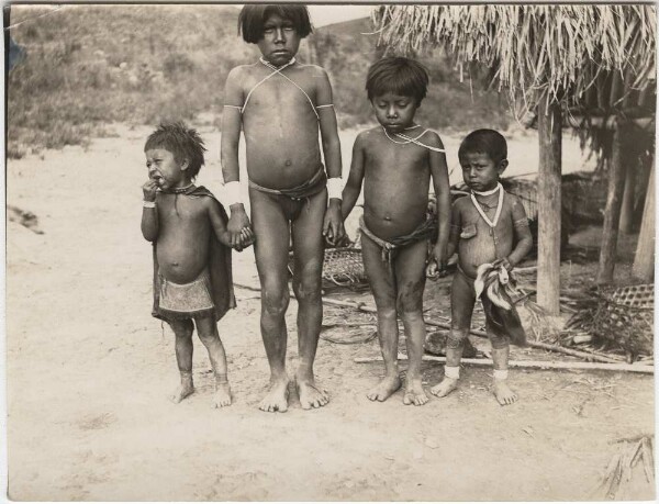 Arekuna Indians from the village of Kamaivajeuang