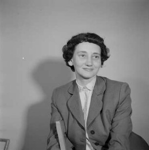 Porträt der Schriftstellerin Anneliese Ichenhäuser : Porträt von Anneliese Ichenhäuser