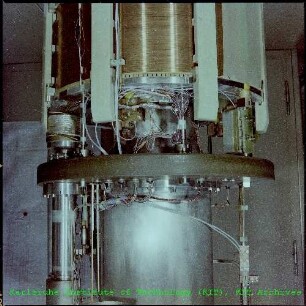 Detailaufnahme der Zylinderspule der Hochfeld-Experimentieranlage im Institut für Technische Physik (ITP)