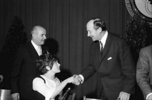 Offenburg: Oberrheinhalle; Präsident Klaus, Badische Weinkönigin Gerda Moser, Ministerpräsident Filbinger