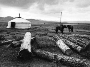 Mongolische Volksrepublik 1979. Jurte von Viehzüchtern in der Steppe