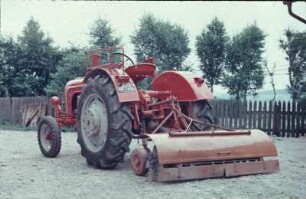 Fotografie: Bodenfräse, Standardtraktor