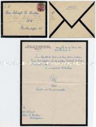 Dankschreiben aus dem Umfeld des Ex-Kaisers Wilhelm II. für die Rückgabe von zwei Bildern (auf Trauer-Briefbogen, mit Trauer-Kuvert) - Personenkonvolut