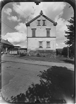 Großburschla (Treffurt-Großburschla). Stiftsgebäude. Giebelfront