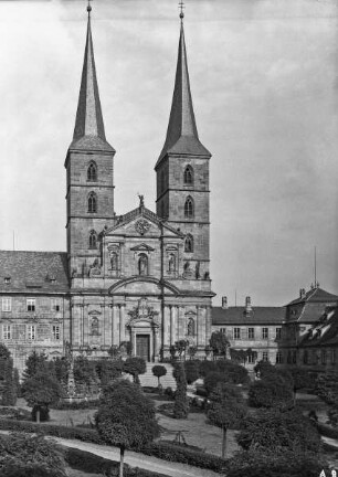 Ehemaliges Benediktinerkloster Sankt Michael & Bürgerspital — Ehemalige Benediktinerklosterkirche Sankt Michael