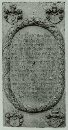 Grabstein des Adam Carl Ludwig von Pentzig : Daubitz