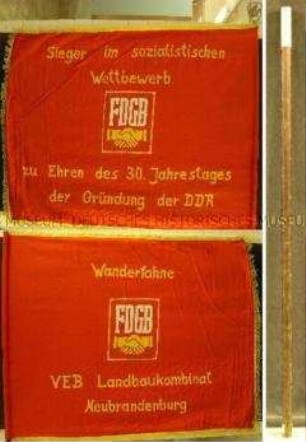 Wanderfahne des Landbaukombinats Neubrandenburg