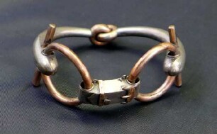 Armband in Form einer Gürtelschließe