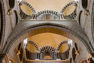 Frankreich. Auvergne. Haute Loire. Le Puy en Velay. Cathedrale Notre Dame. Romanischer Stil. UNESCO Weltkulturerbe. Deckenkonstruktion