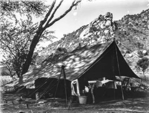 Expeditionslager : Ein Zelt der Expedition bei Lolkisale.