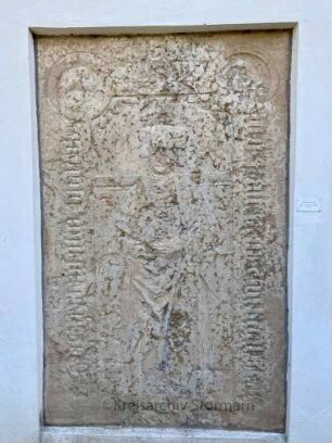 Reinfeld: Matthias-Claudius-Kirche: Grabplatte des Abts Paulus (+ 7. Januar 1541)
