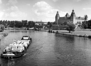 Aschaffenburg. Schloss Johannisburg (1606-1614; G. Ridinger). Ansicht über den Main