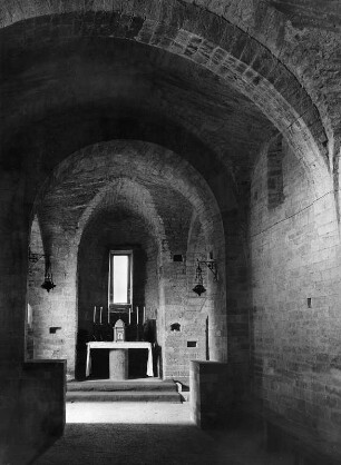 Assisi. San Giacomo (um 1088). Inneres in den Chor