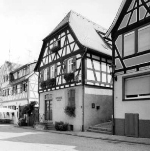 Ehem. Großherzogliche Hofapotheke; Zwingenberg, Marktplatz 13