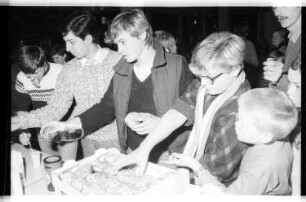 Kleinbildnegativ: Jens-Nydahl-Grundschule, 1985