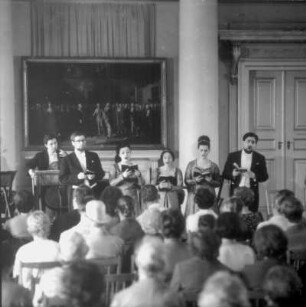 Konzert des Ensembles Madrigal Moskau im Rahmen der Veranstaltungsreihe "Dresdner Sommer" im Kuppelsaal von Schloß Pillnitz, 6. Juni 1970
