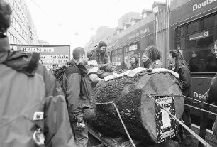 Freiburg im Breisgau: Demo gegen den Bau der B 31 Ost