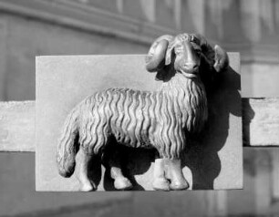 Gitter mit Monatsdarstellungen und den Tierkreiszeichen — Der März — Widder