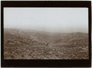Vor d. Abstieg ins w. [wadi] fara Blick n. O.