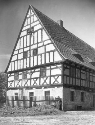 Neckanitz (Lommatzsch-Neckanitz), Nr. 5. Bauernhaus (2. H. 17. Jh.). Giebelansicht