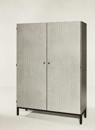 Garderoben- und Aktenschrank (Modell 848)