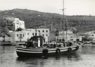 Fischer und Fischkutter auf Patmos