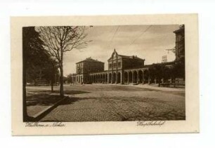 Hauptbahnhof mit Bahnhofvorplatz und Löwenbrunnen