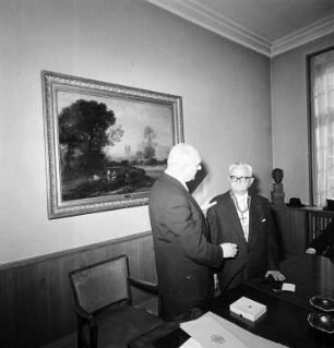 Verleihung des Bundesverdienstkreuzes an den Alterspräsidenten des Landtags von Baden-Württemberg, Regierungsdirektor a.D. MdL Adolf Kühn.