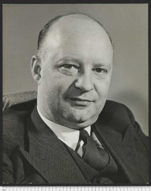Porträtaufnahme Paul Hindemith