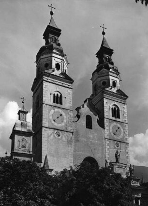 Dom Mariae Himmelfahrt — Westfassade