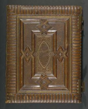 Familienalbum : Familienalbum. Ledereinband, geprägt und mit Messingschließe; 28,2 x 22 x 4 cm (um 1875). Dresden: SLUB/DF 2008.C.22