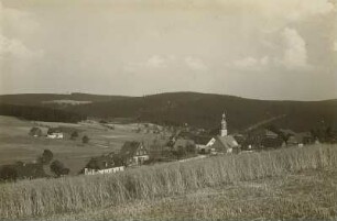 Altenberg-Schellerhau. Blick auf Schellerhau mit Kirche