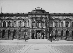 Dresden, Zwinger : Dresden-Altstadt. Zwinger. Galeriegebäude, Nordostfront