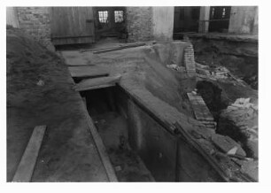 Industrie-Kraftwerk. Baustelle zur Behebung von Schäden am Kabelkanal Pumpenhaus : Lauta (Niederlausitz). Industrie-Kraftwerk. Baustelle zur Behebung von Schäden am Kabelkanal Pumpenhaus