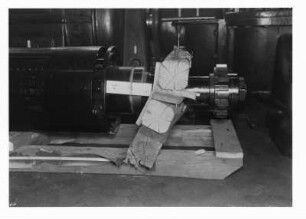 Industrie-Kraftwerk. Transport eines beschädigten Generators : Lauta (Niederlausitz). Industrie-Kraftwerk. Transport eines beschädigten Generators